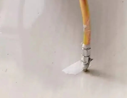 扬州瓷砖空鼓维修公司专业解答在瓷砖铺贴过程中，如果使用的砂料过粗（如全部使用了粗砂），可能会导致以下问题